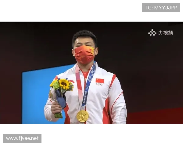 谌利军一天三顿豪餐，队友怀疑他家开饭店呢？