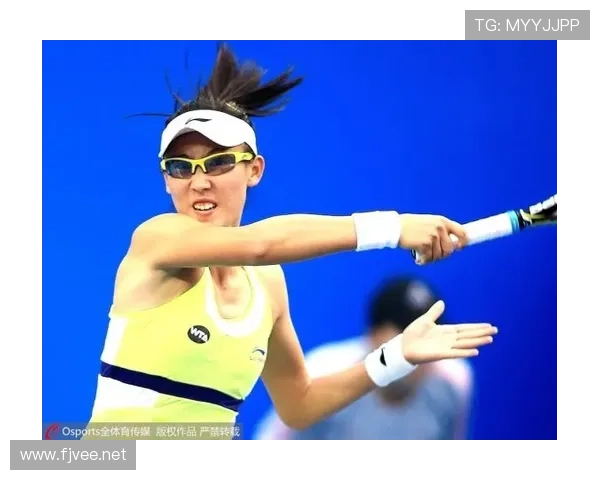 郑赛赛训练完直接去奢侈品店扫货，这反差谁懂