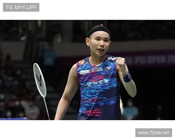 戴资颖赛场外竟然这么朴素？对比她拿奖金的架势差太多了！